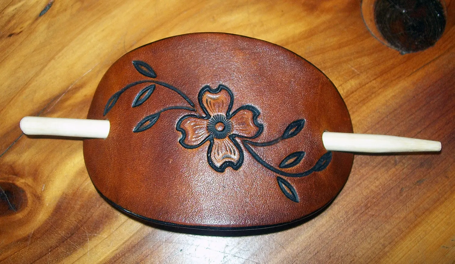 Dogwood Flower Retro Leather Barrettes | Medium