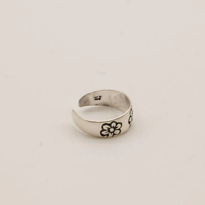 Three Engraved Flowers Sterling Silver Toe Ring